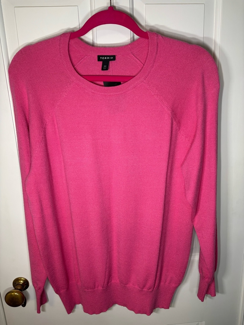 NWT Torrid Bright Pink Crewneck Knit Sweater Long Sleeve Size 00 Gin Fizz